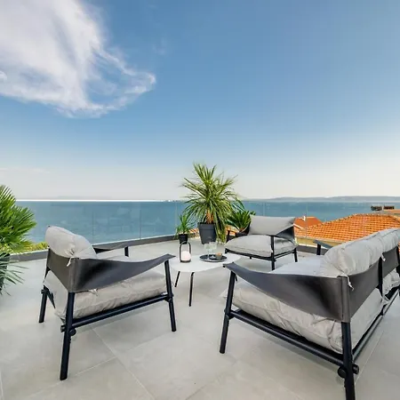 Juliet Villa *