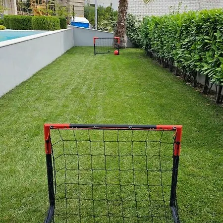 Juliet Villa *